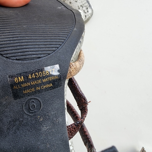 Comfort Est. 1946 Shoes Womens Snake Skin Chunky Heeled Open Toe Sandals Sz 6 - Picture 9 of 9